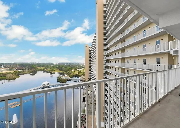 Spacious, Cozy 2Brd /2Bath Condo - Laketown Wharf